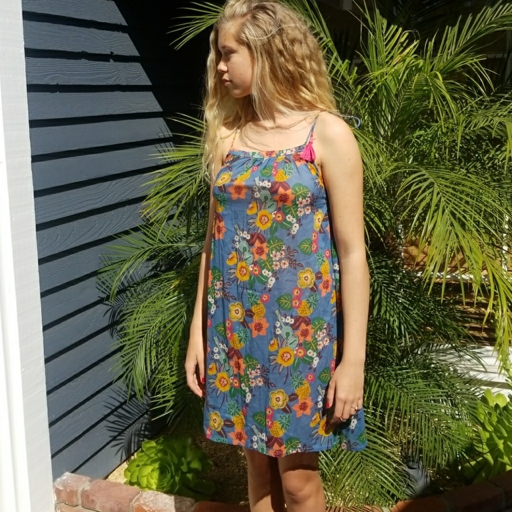 Star Mela Kenzy print dress NWT small